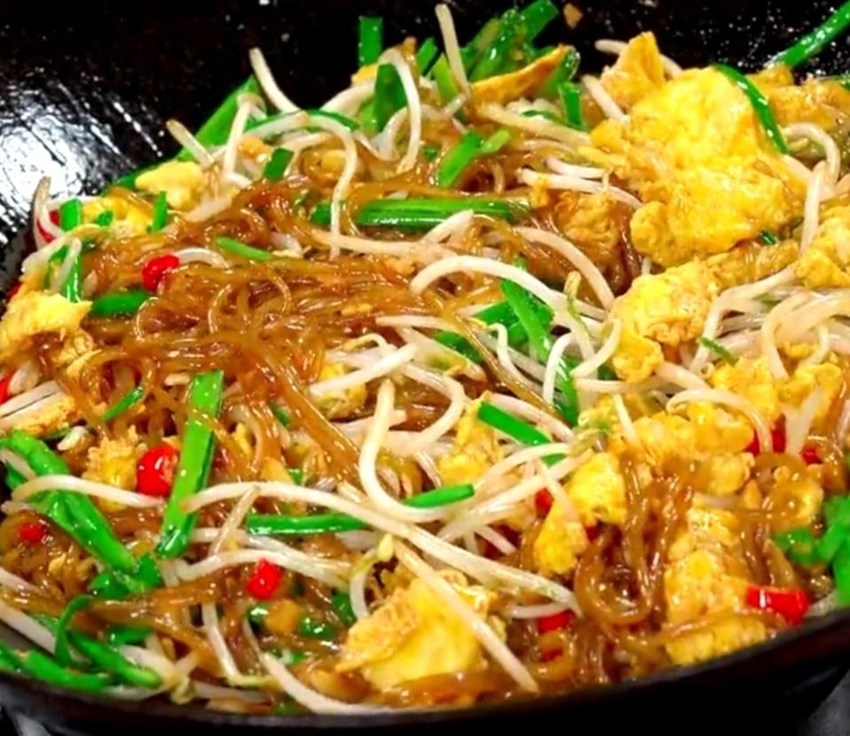 豆芽粉丝炒鸡蛋的做法 步骤9