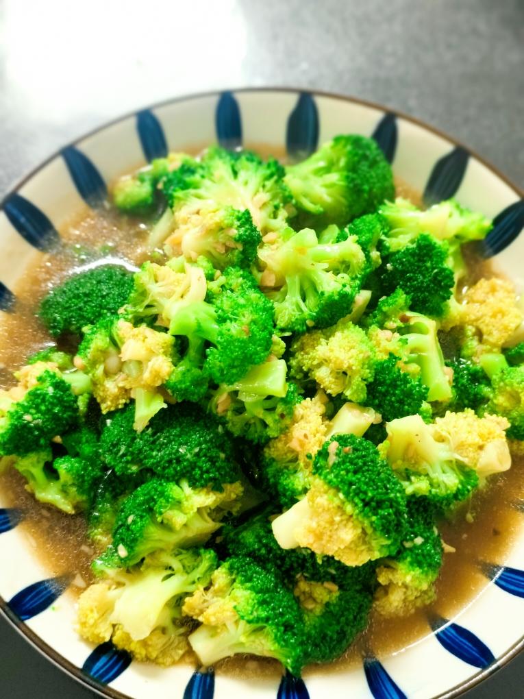 蒜香清炒西蓝花【只做新手简单菜谱】