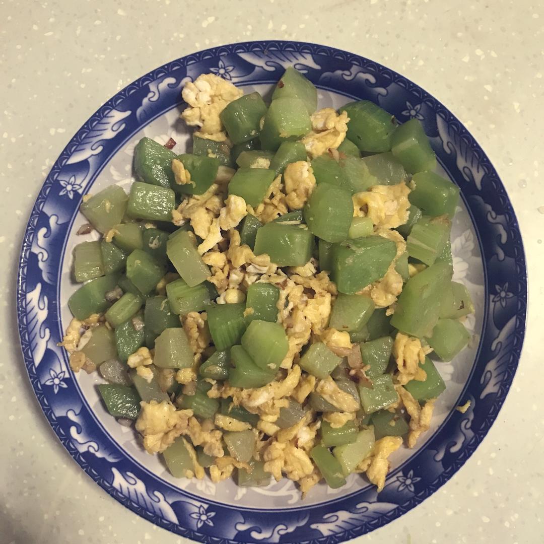 莴笋炒鸡蛋