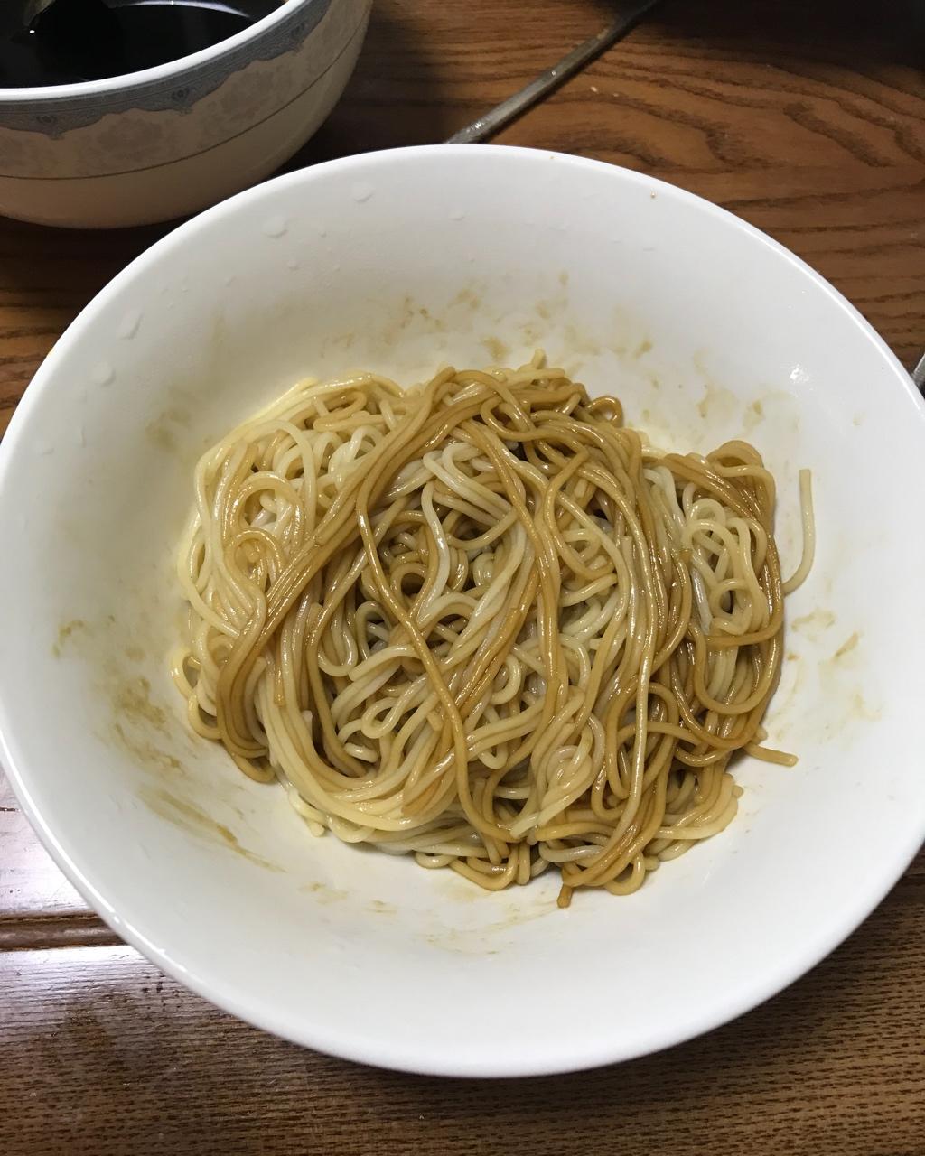 葱油拌面Spring Onion Noodles