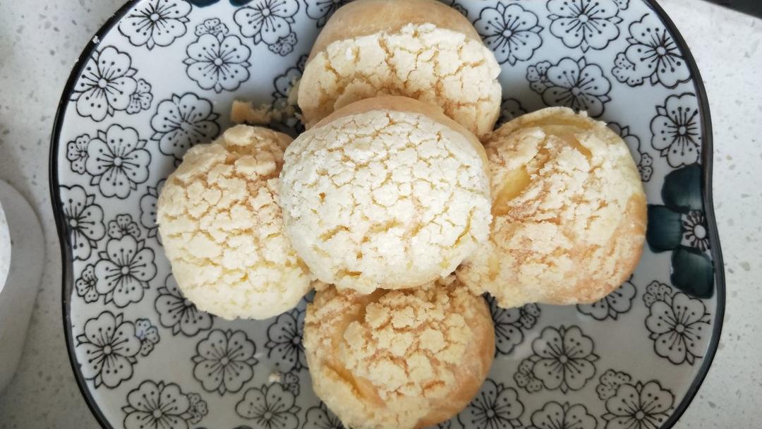 酥皮奶油泡芙--#皮黑森林#