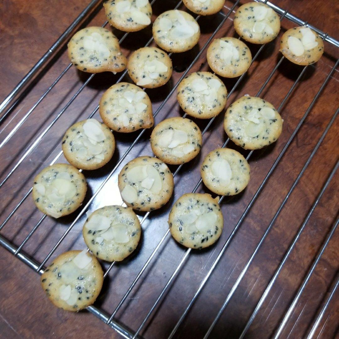 小时候的味道 — 芝麻鸡蛋薄脆饼干