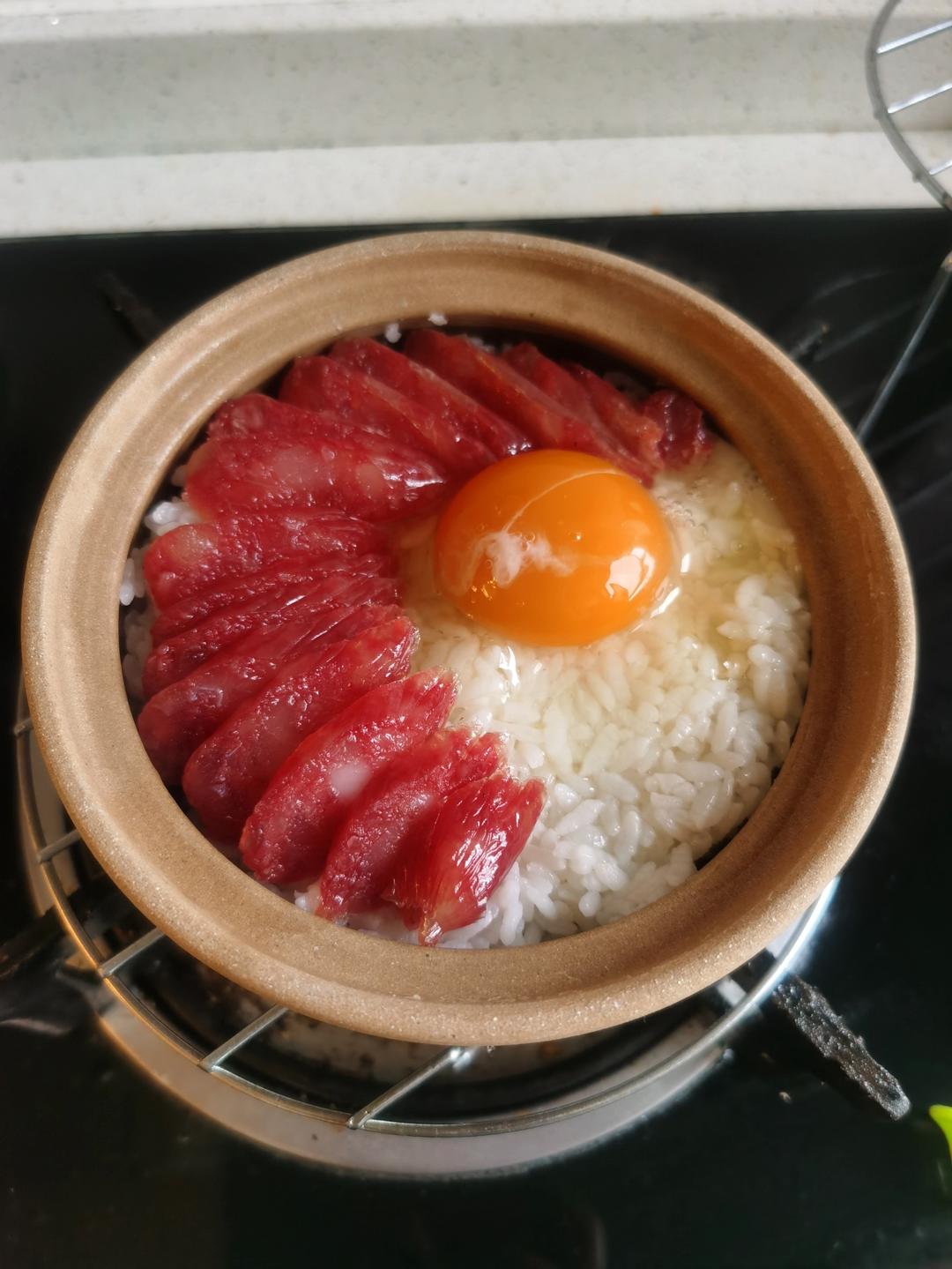 腊味煲仔饭（内附调味汁详细教程，味道绝对媲美饭店）