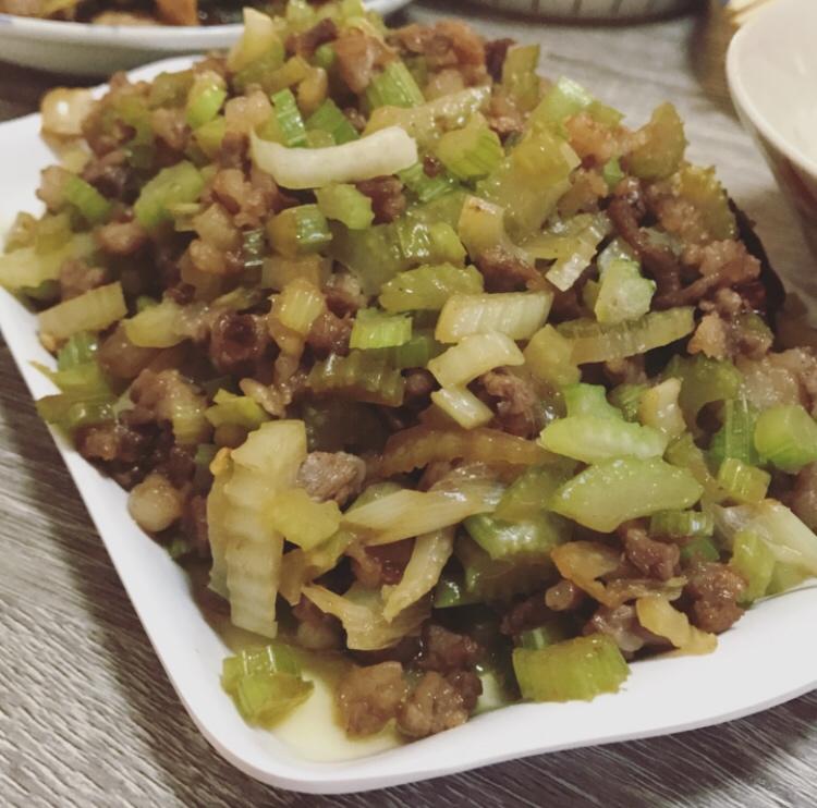 芹菜牛肉末「下饭神器」