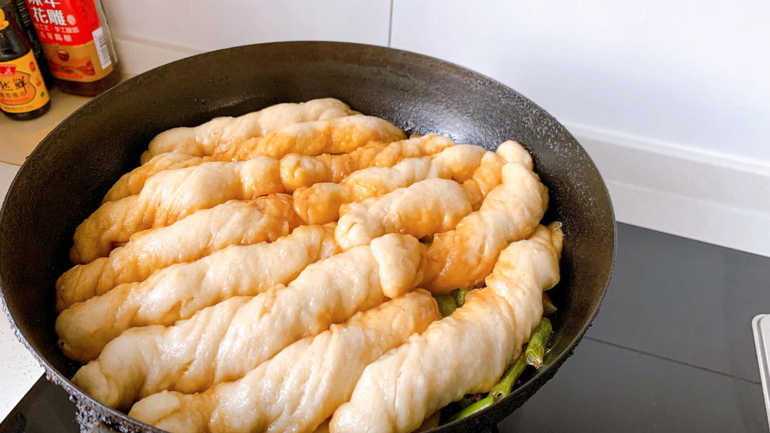 炖肉粘卷子（一锅出）