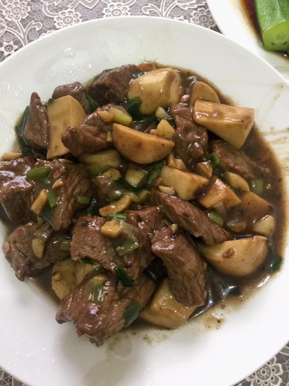 黑椒杏鲍菇牛肉粒
