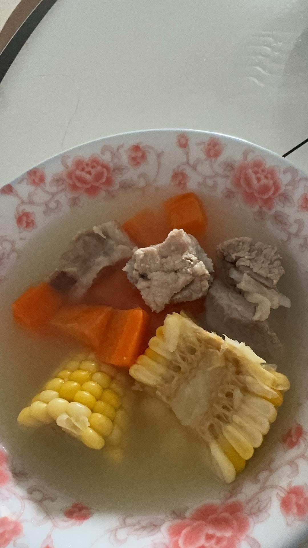 玉米胡萝卜山药炖排骨~周末炖个汤