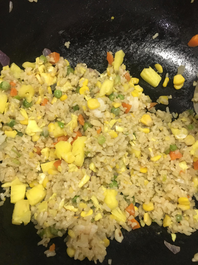 虾仁菠萝炒饭