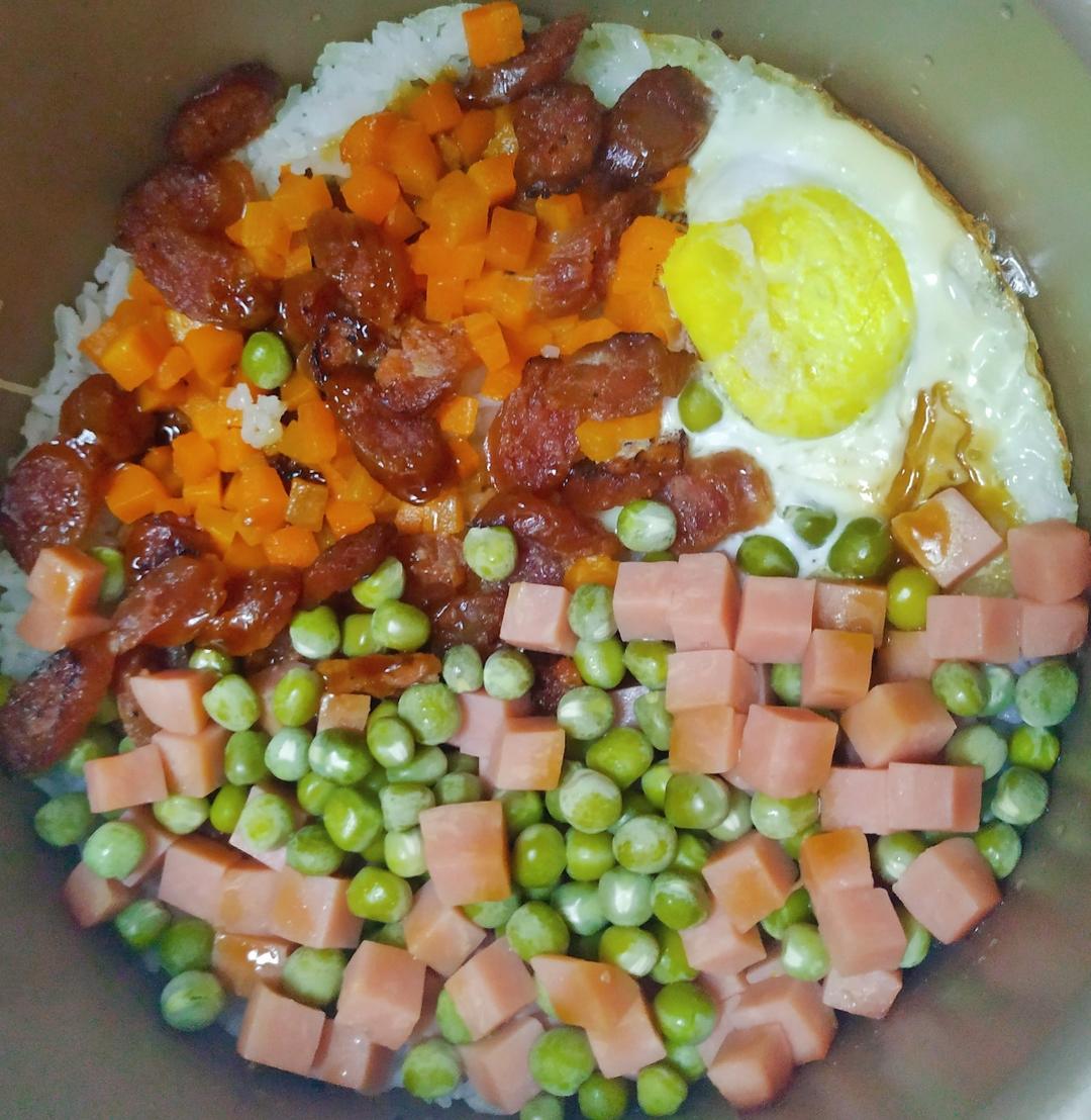 腊肠煲仔饭
