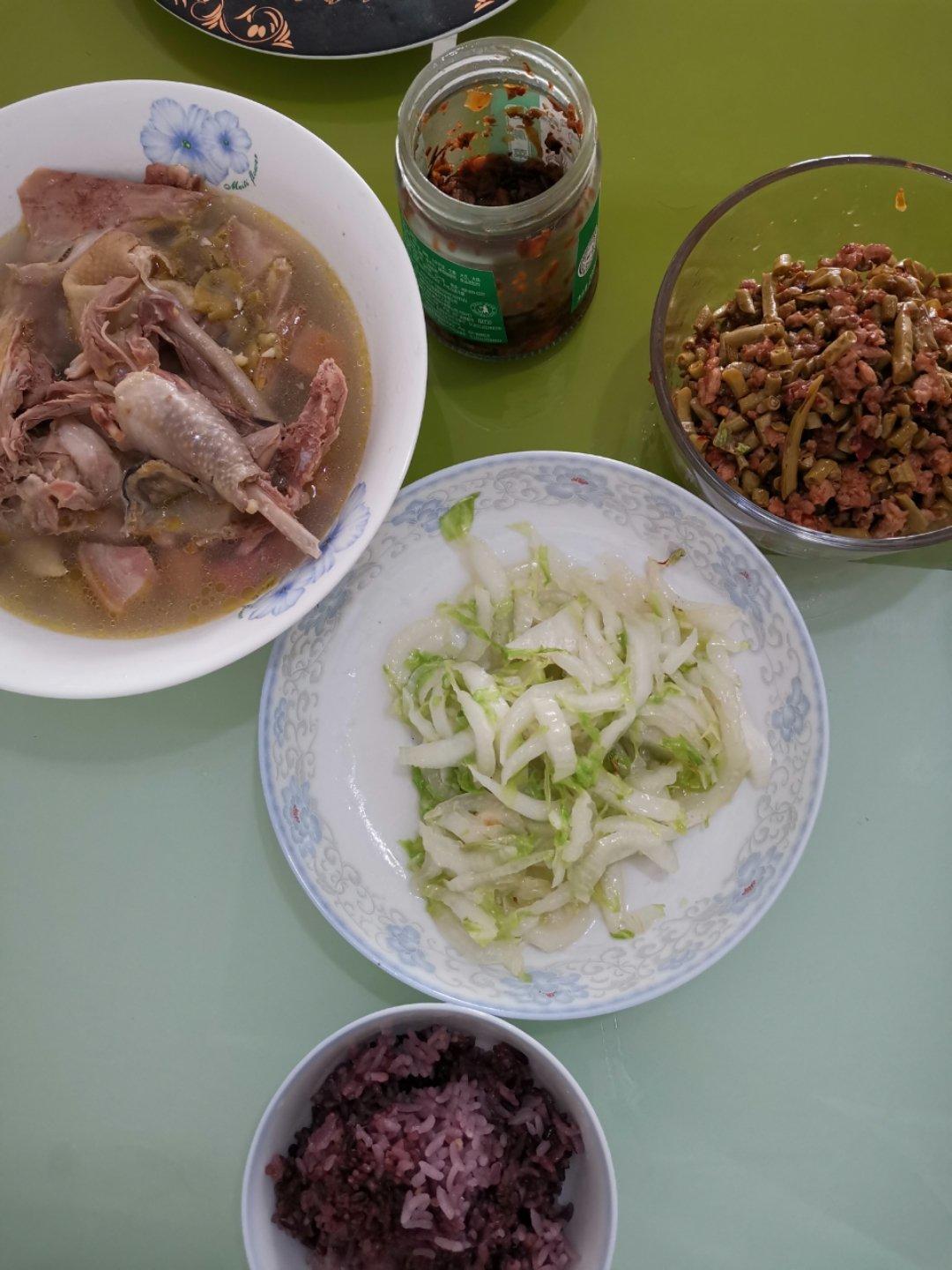 鲜美无敌：清炖鸡汤🐔