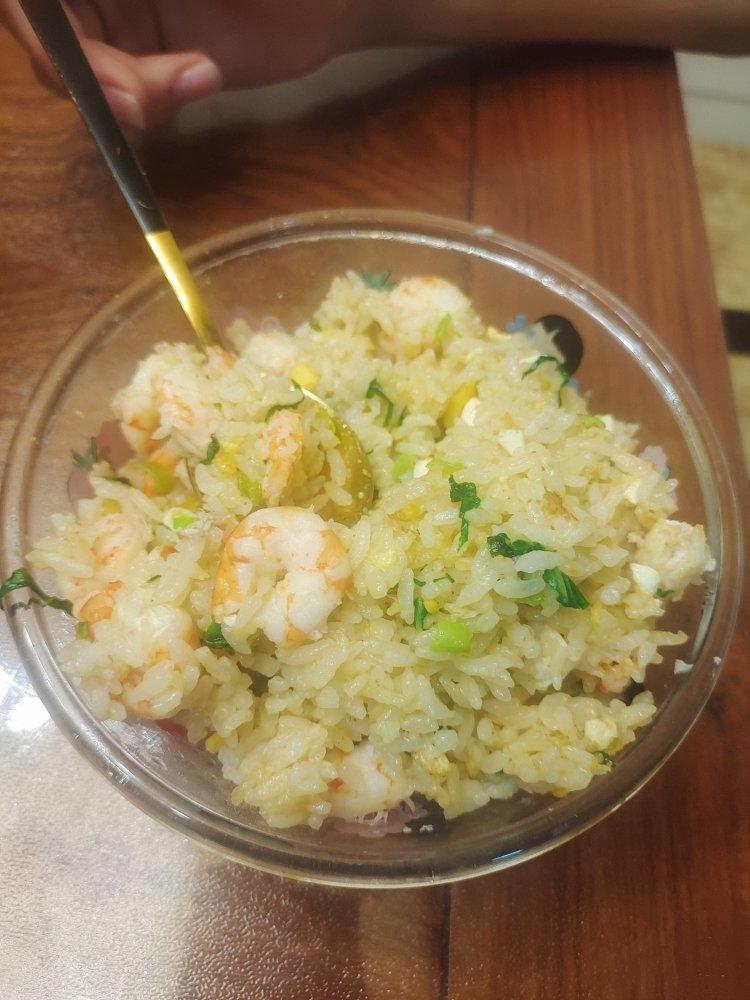 好吃到爆的虾油虾仁咸蛋炒饭