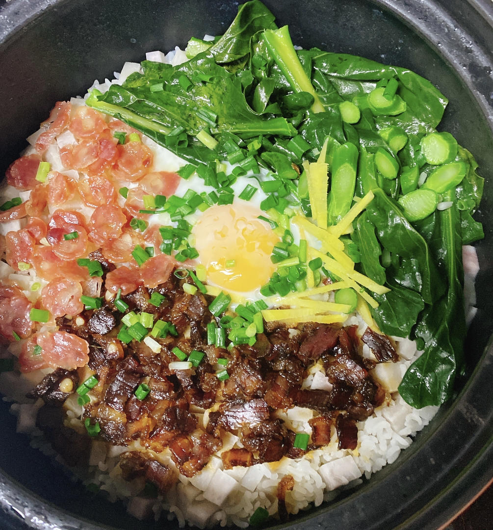 保姆级的「腊味煲仔饭2.0」加强版来了，地道老广味～