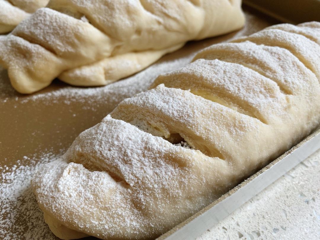 内心柔软的蔓越莓芝士软欧包