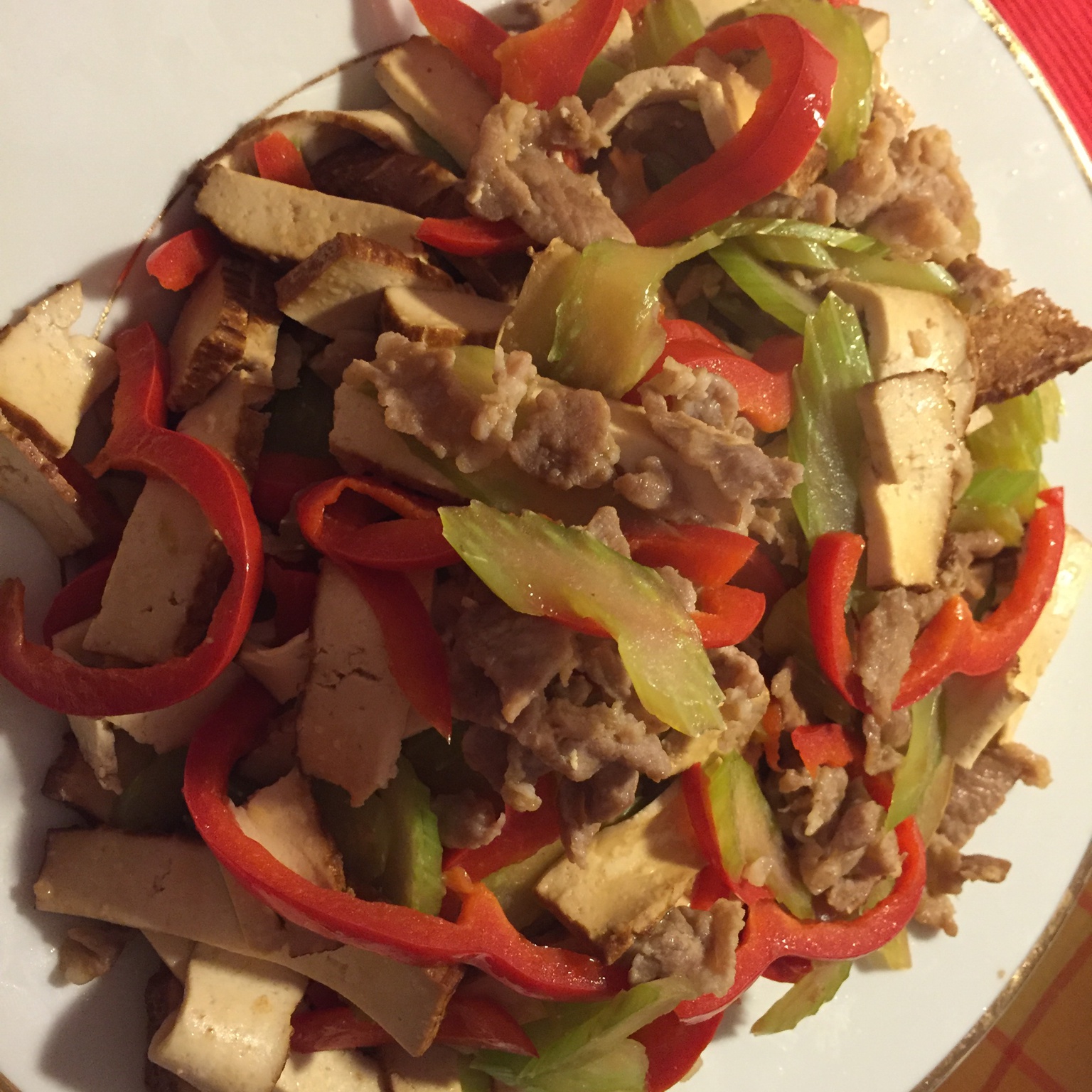 芹菜肉丝炒香干