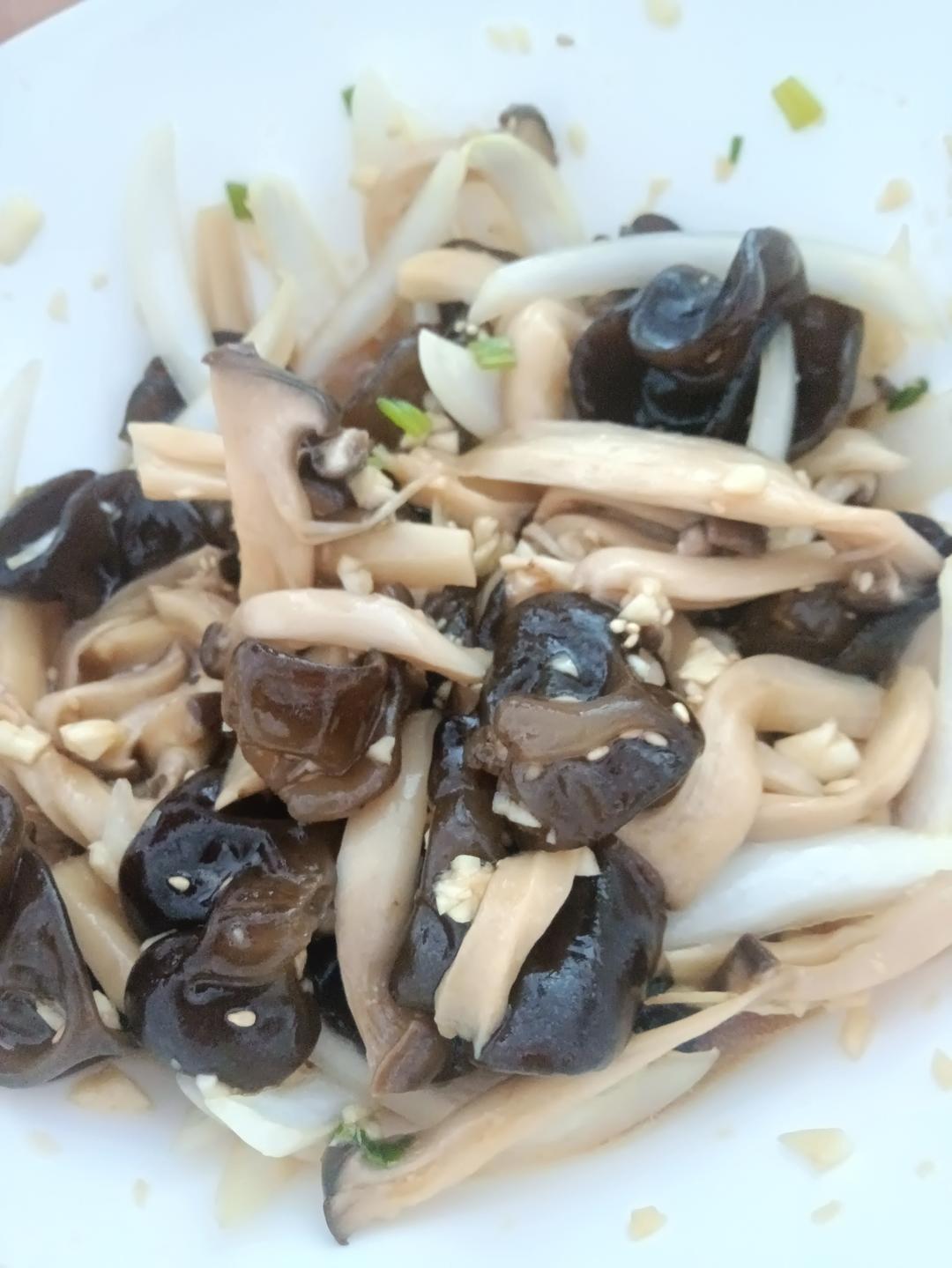 上桌就秒光的爽口凉菜～黄瓜拌腐竹