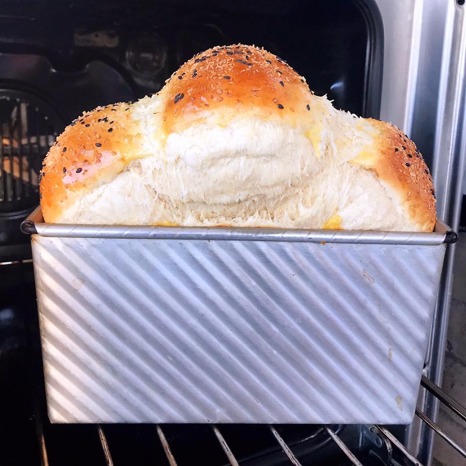 超级爆头王～牛奶蛋黄吐司