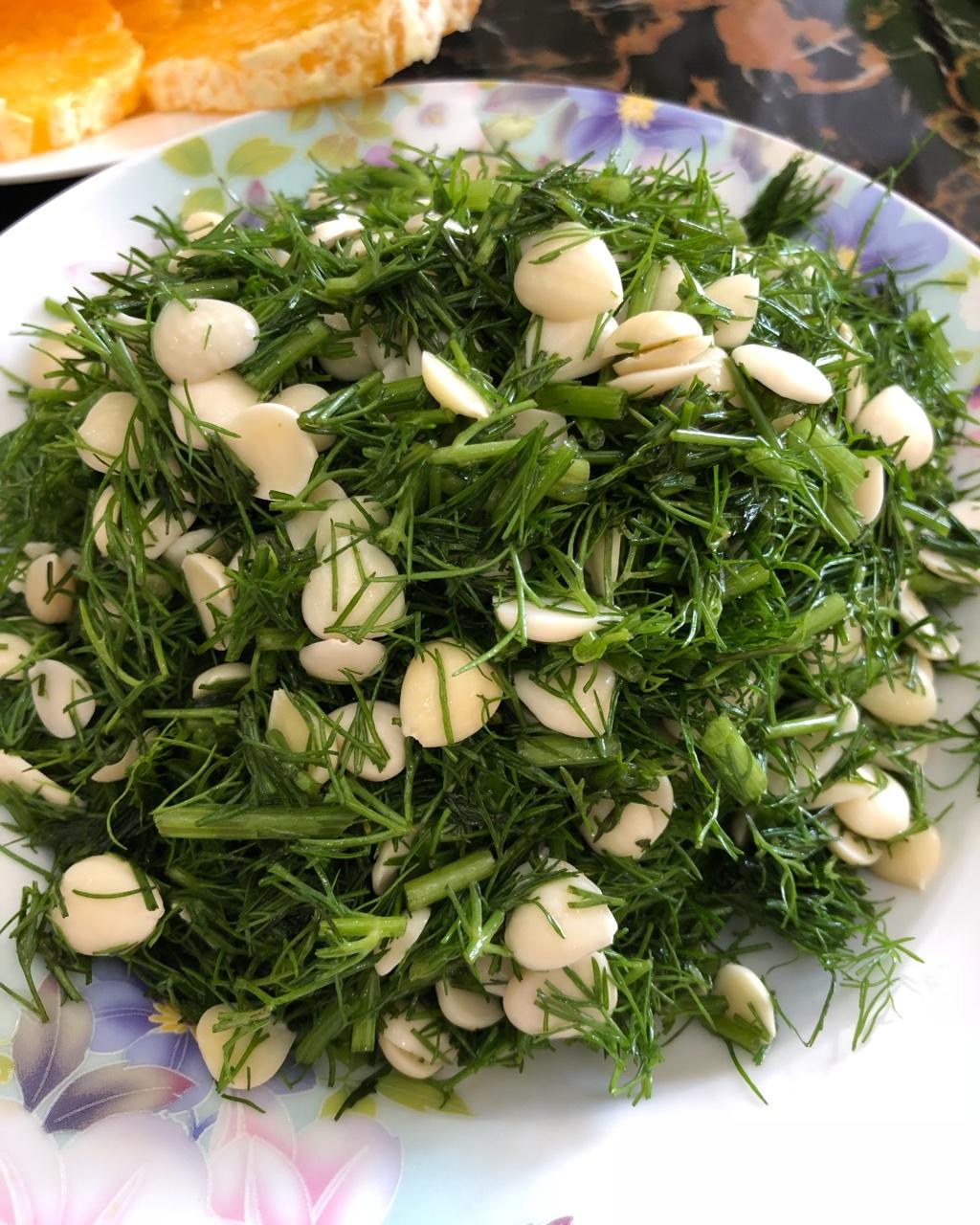 坏坏的小乖做的杏仁拌茴香