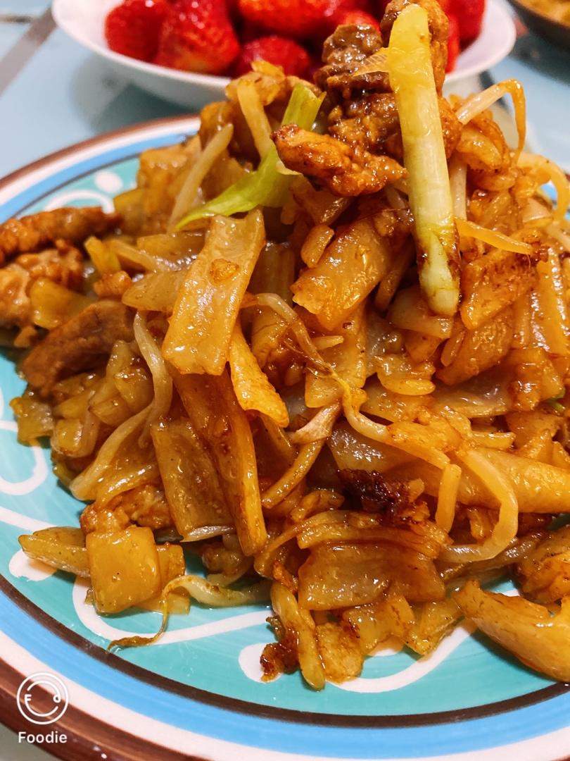 牛肉炒河粉（经典粤菜）