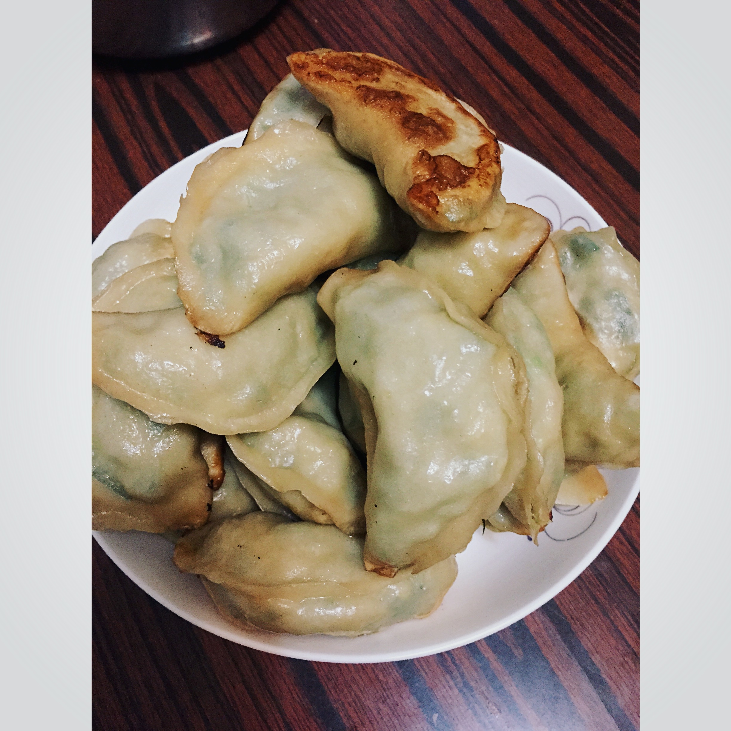 速冻水饺吃腻了吗~变锅贴吧(๑´ڡ`๑)