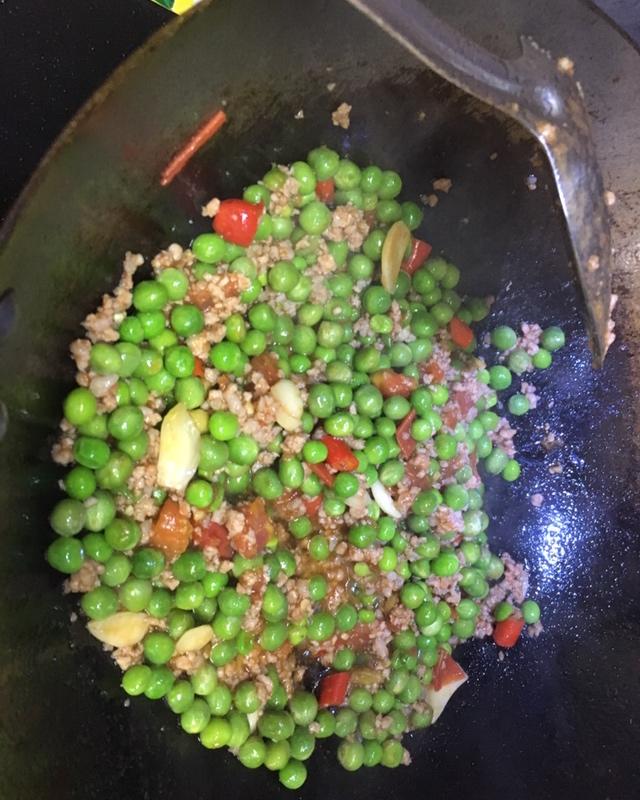 豌豆肉末西红柿