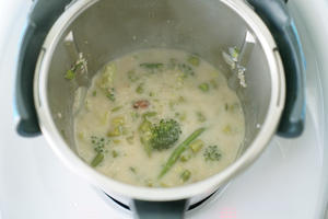 蔬菜燕麦浓汤的做法 步骤6