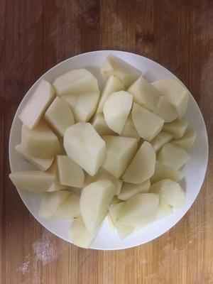 云南名菜--老奶洋芋的做法 步骤2