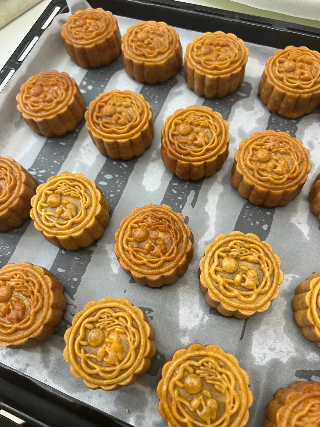 广式月饼—蛋黄莲蓉月饼