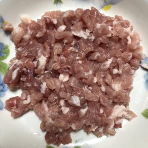 青皮豆炒肉的做法 步骤1