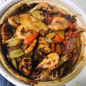 鸡翅鲜虾焖锅，美味不可挡的做法 步骤3