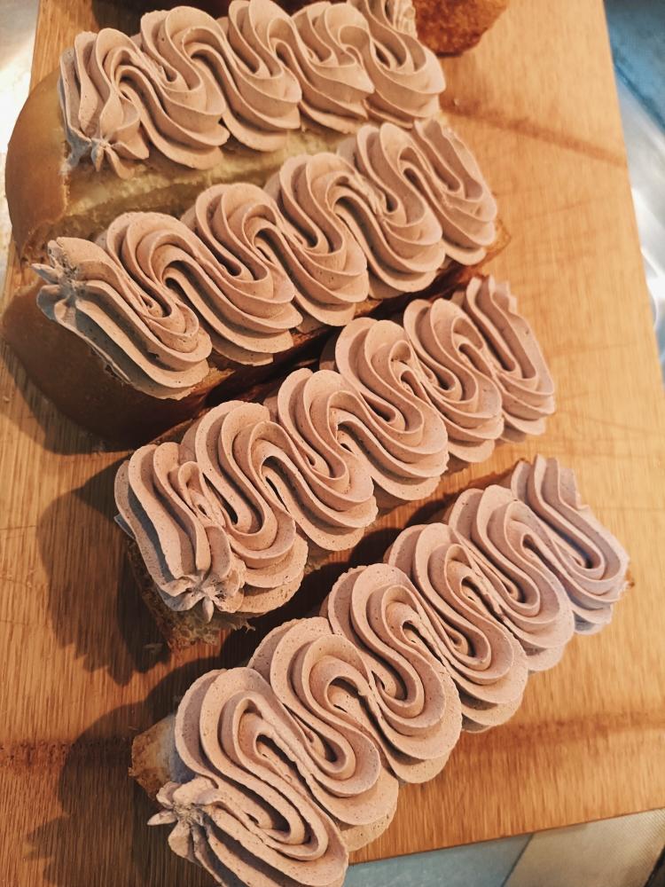 砂糖淡奶油排包（草莓奶油，可可奶油）