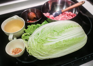 大白菜肉丸汤的做法 步骤1