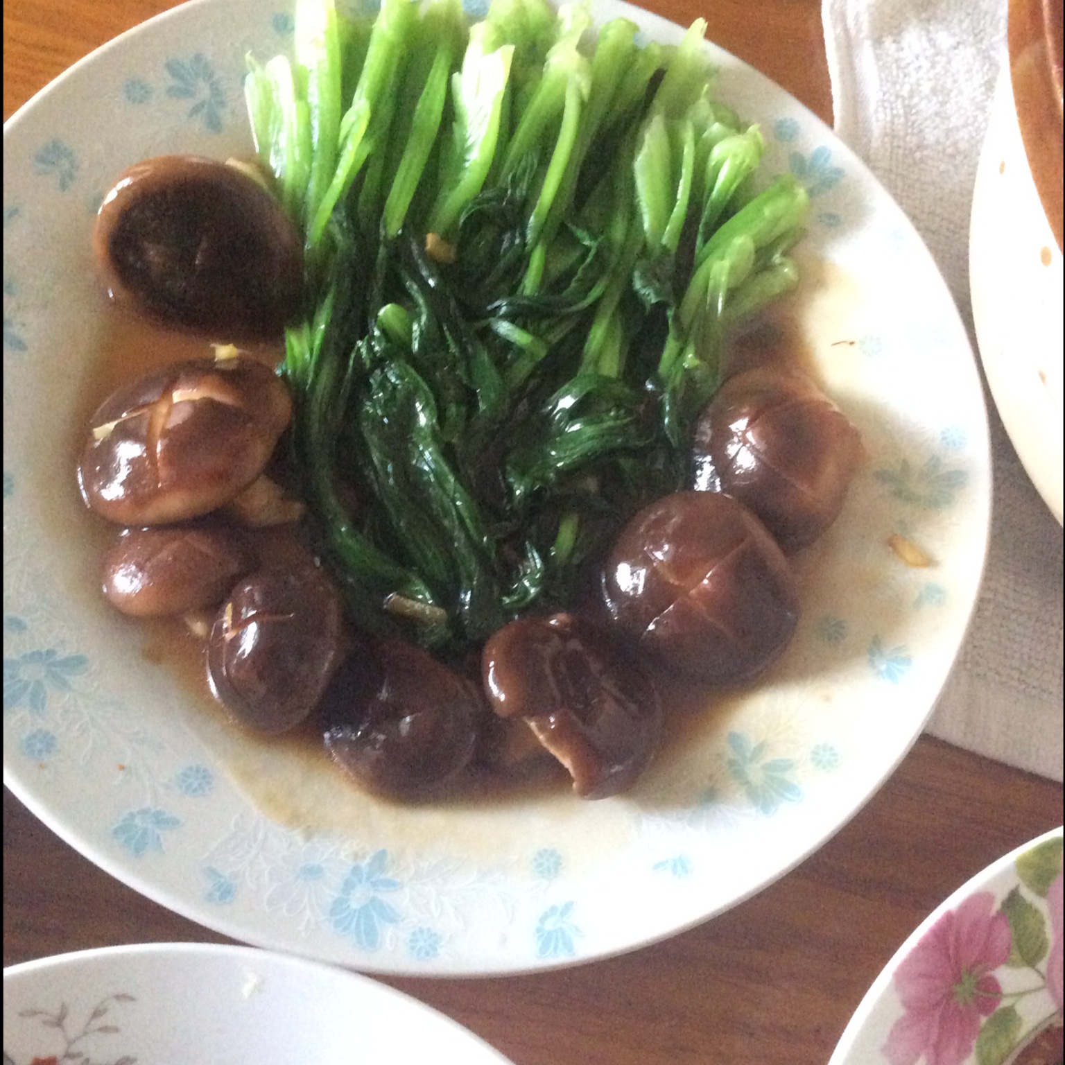 浇汁香菇油菜