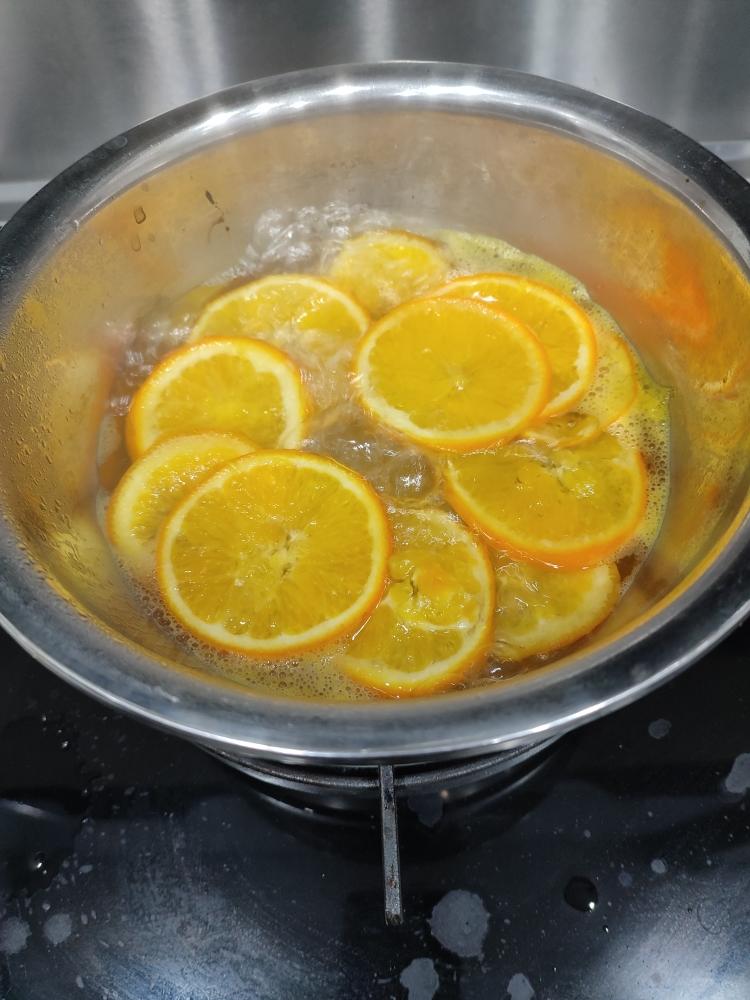 【鲜橙慕斯蛋糕(六寸鲜橙镜面慕斯)的做法步骤图】天天开心美食烘焙