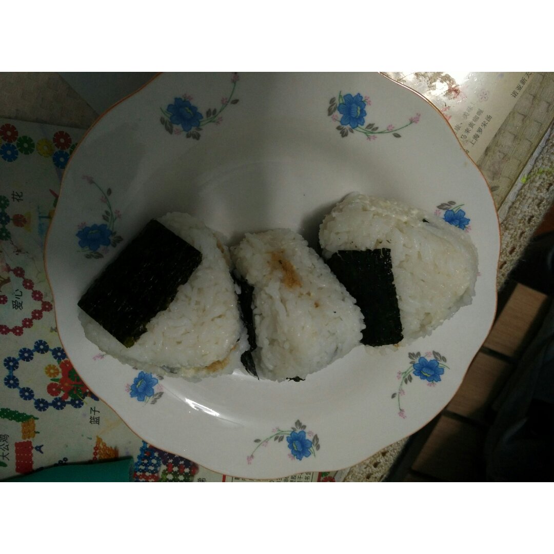 肉松饭团