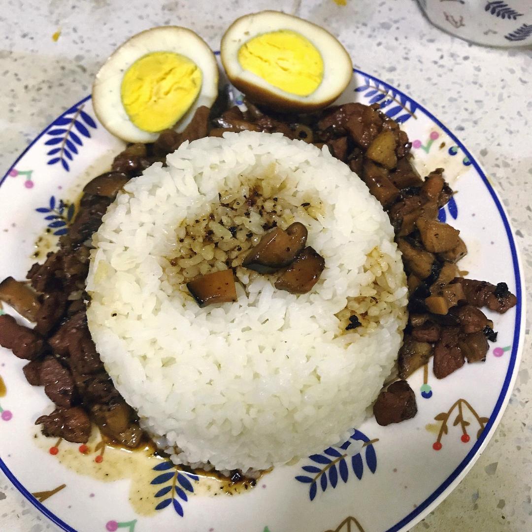 洋葱酥卤肉饭