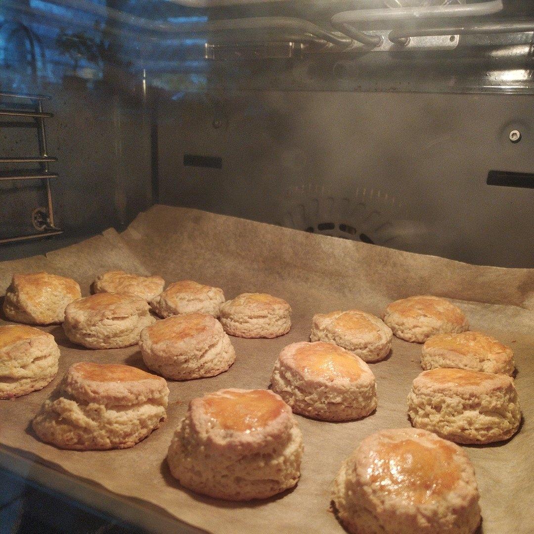 完美裂纹～百分百成功的超好吃奶香司康（禁止搬运）