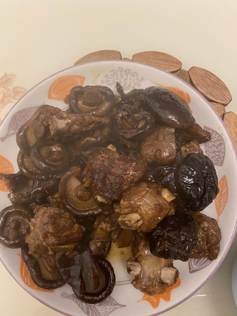 香菇比肉还好吃的红烧香菇排骨！