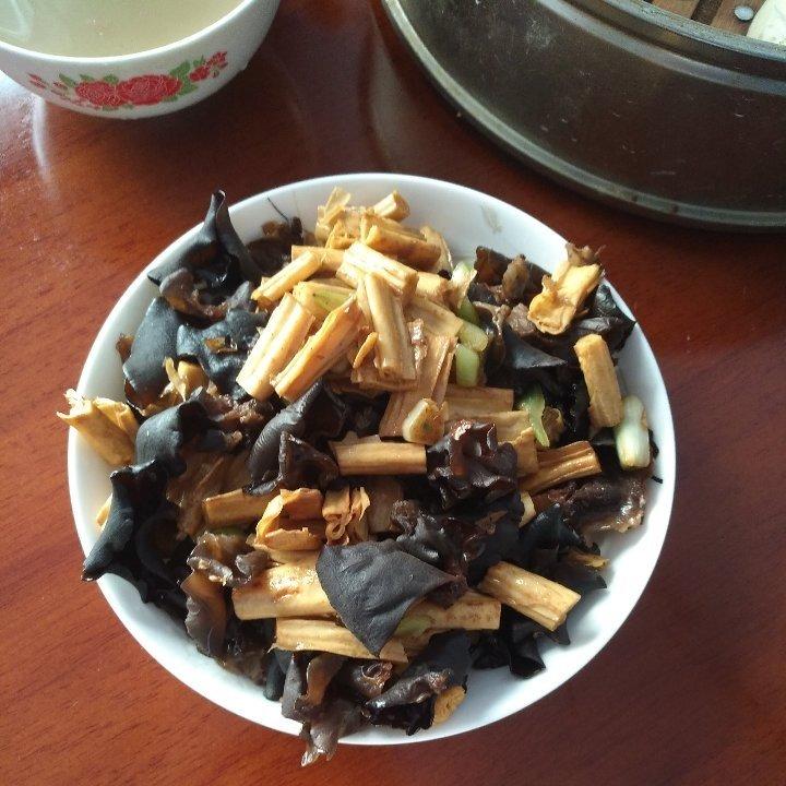 木耳腐竹炒青椒