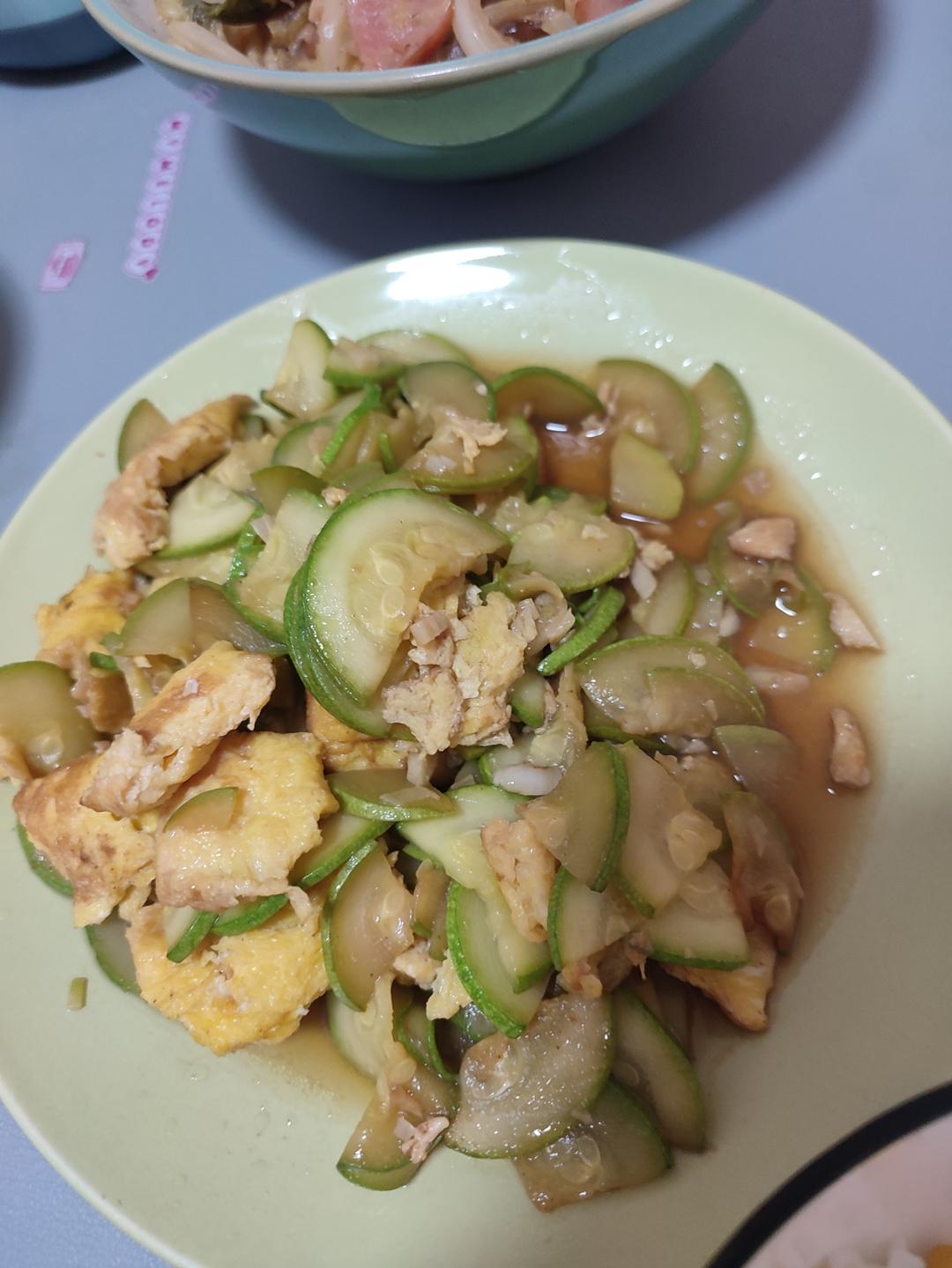 西葫芦炒鸡蛋(从不修图，拒绝夸张)