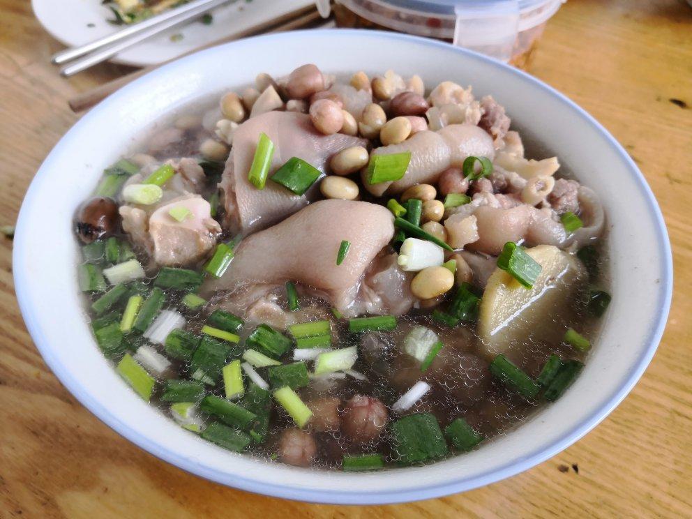 黄豆猪脚汤