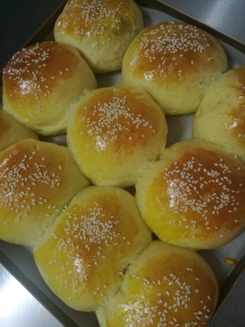 如棉花般松软的海苔肉松面包