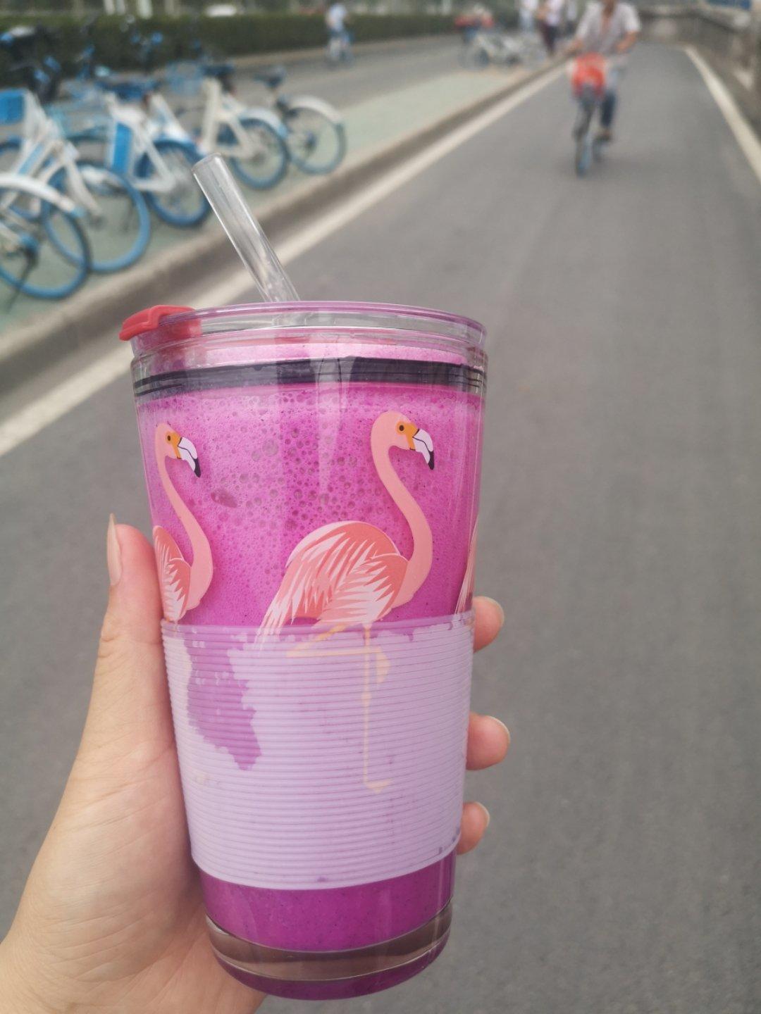 火龙果香蕉奶昔