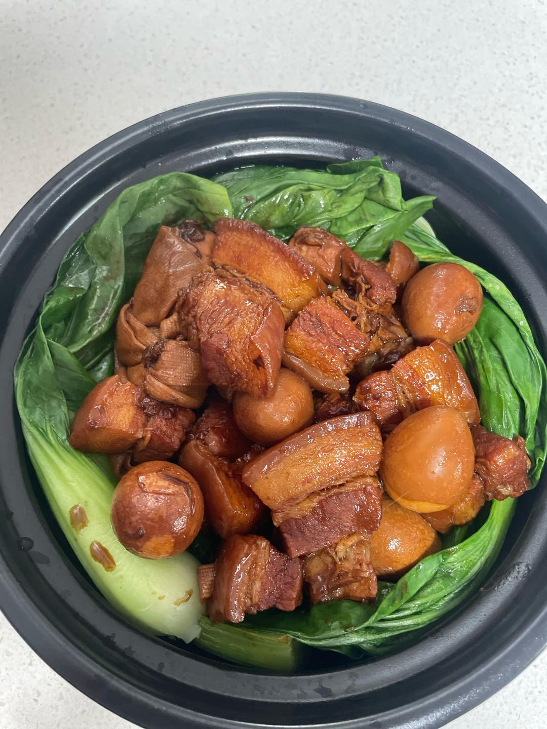 红烧肉炖鹌鹑蛋百叶结