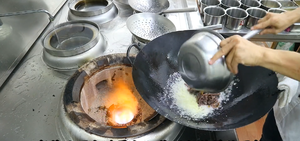 厨师长教你：“响油鳝丝”的家常做法，味道非常赞的做法 步骤10