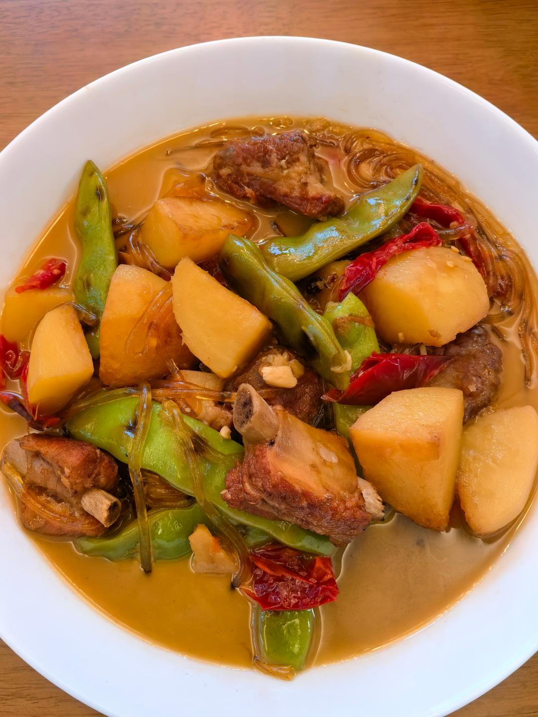 油豆土豆炖排骨粉条