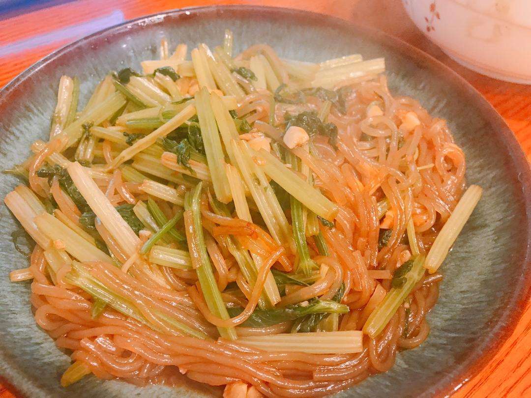 香芹炒粉丝