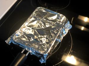 超快手平底锅蛋糕卷（一只蛋就可以做蛋糕）的做法 步骤6