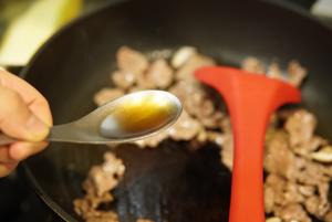 粤式家常菜 蚝油牛肉的做法 步骤12