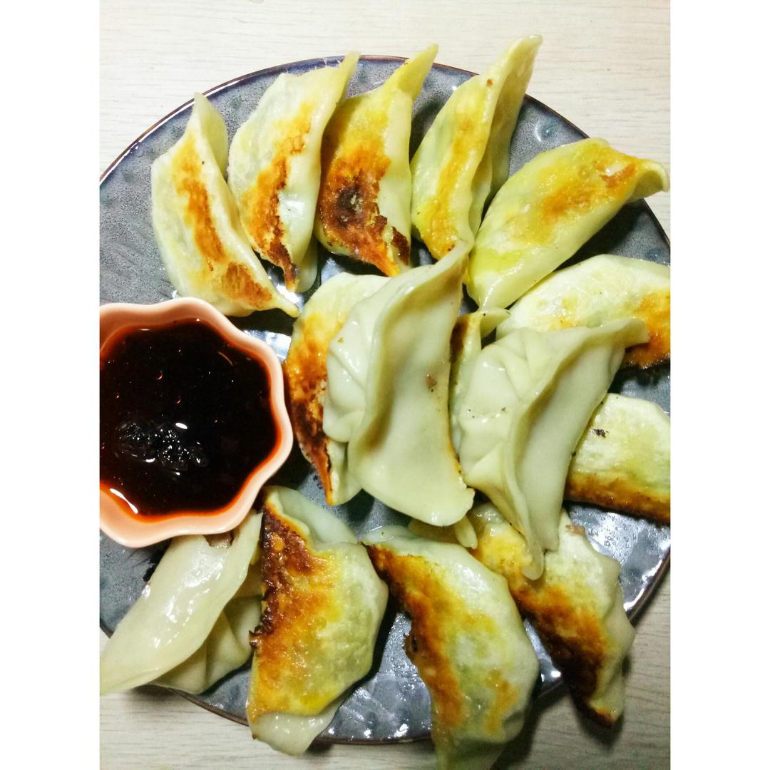 白老师家常菜_黄瓜鸡蛋煎饺