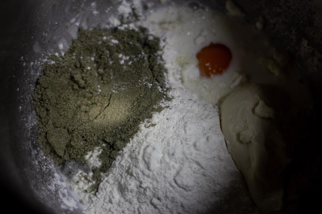 双倍黑芝麻奶酥吐司🍞浓香柔润😋好吃到词穷的做法 步骤1